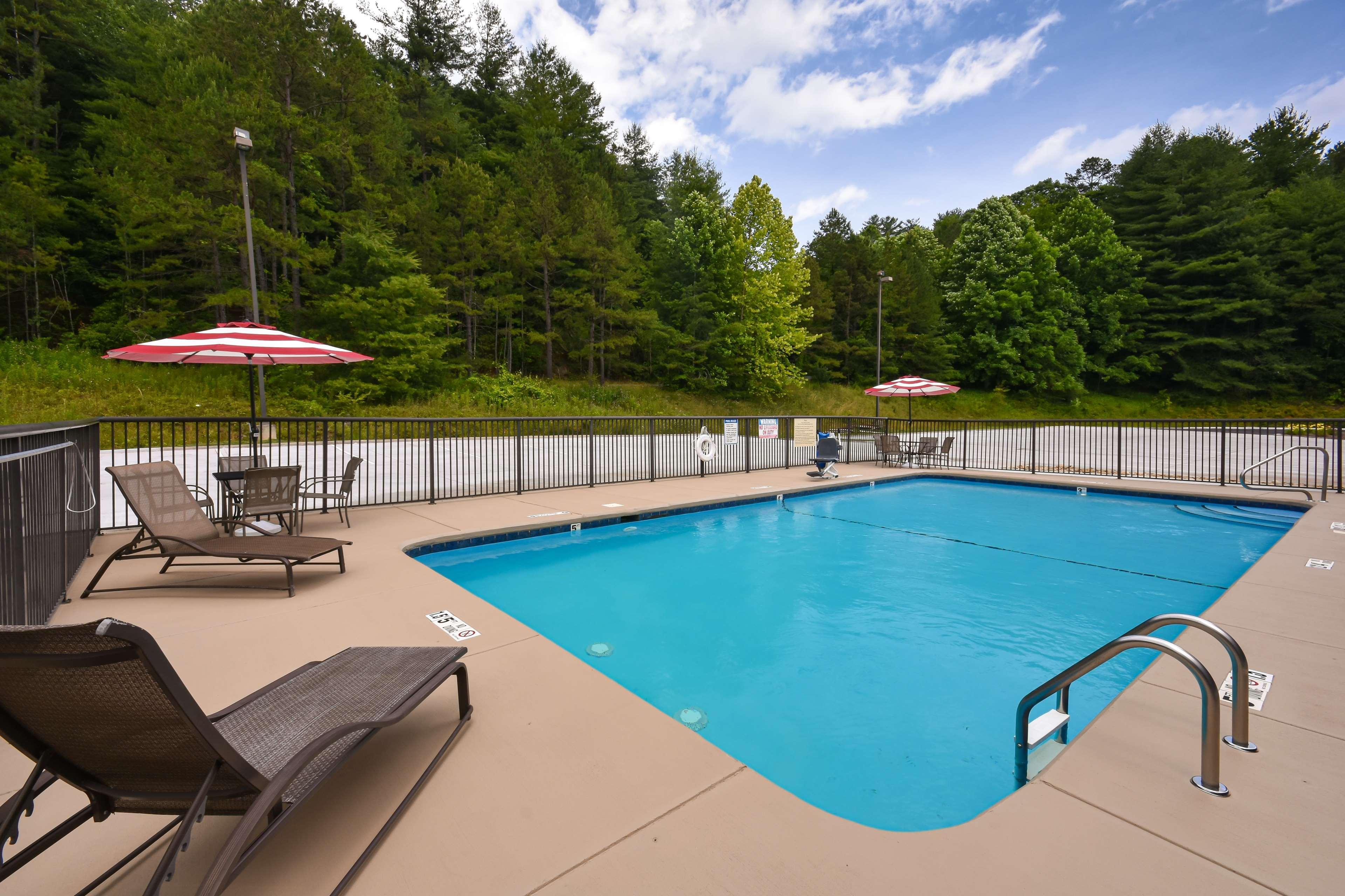Hampton Inn Brevard Pisgah Forest Dış mekan fotoğraf